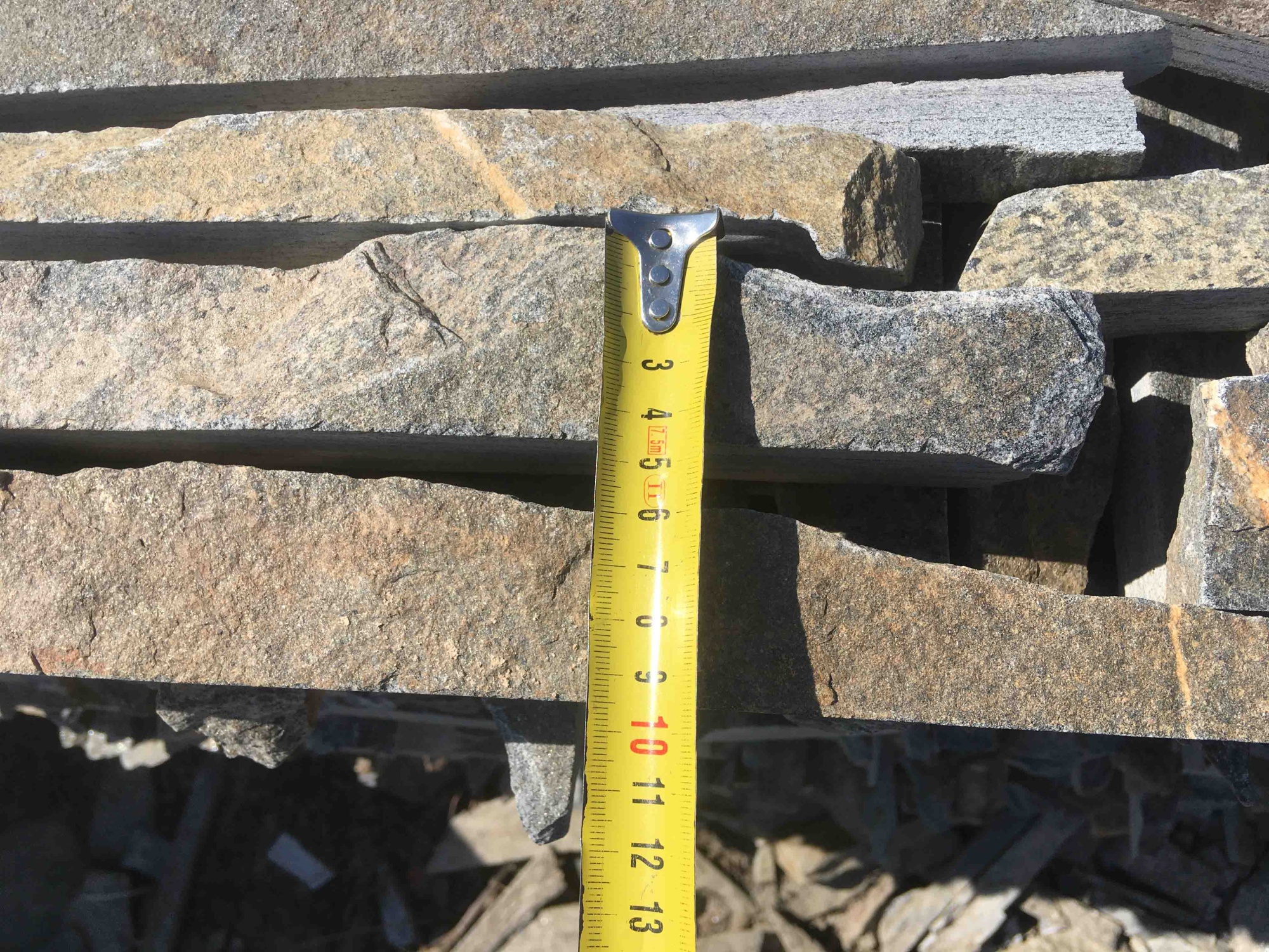 Горбушка златолит мультиколор для облицовки купить в Когалыме