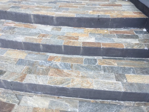 Плитка из Златолита Уральского для лестницы купить в Когалыме