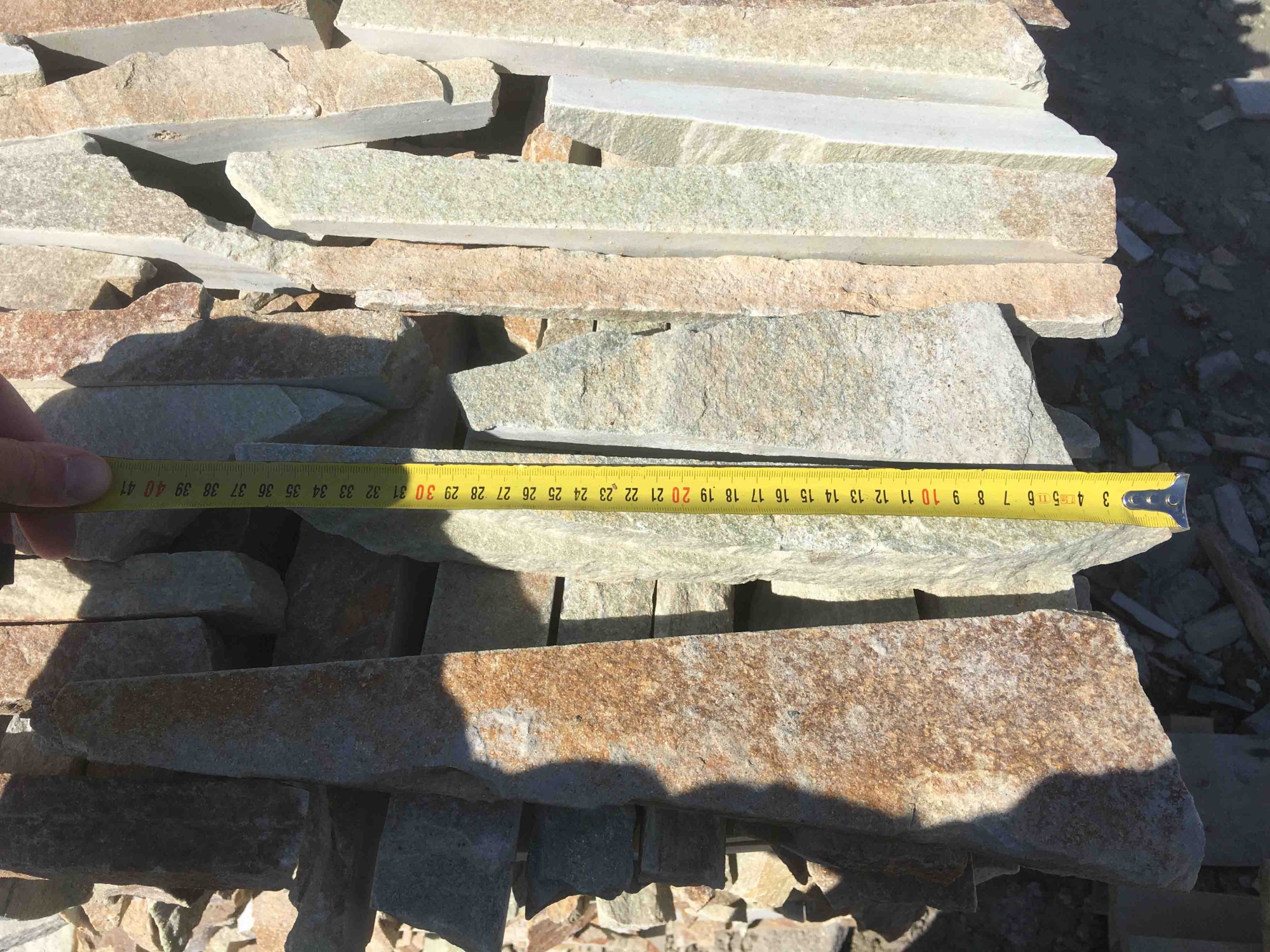 Горбушка златолит золотистый для облицовки купить в Когалыме