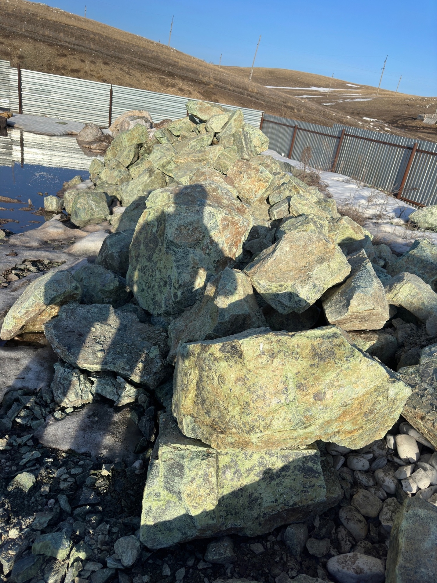 Камни для ландшафтного дизайна зелёные 10-60 килограмм купить в Когалыме