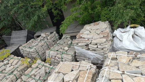 Гранитный плитняк галтованный для мощения купить в Когалыме