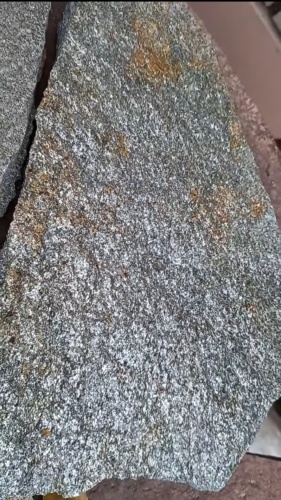 Плитняк златолит серебристый для цоколя, отмостки купить в Когалыме