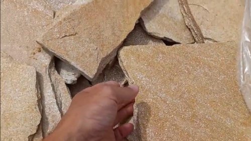 Плитняк златолит жёлтый золотистый для отмостки купить в Когалыме