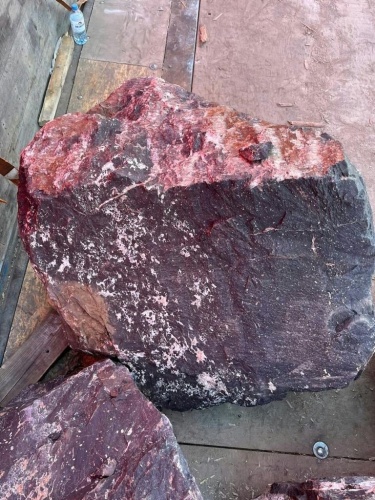 Камни для ландшафтного дизайна красно-фиолетовые 10-60 килограмм купить в Когалыме