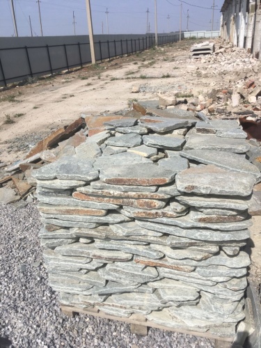 Златолит серебристый галтованный для цоколя купить в Когалыме