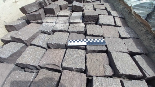 Лемезит колотая брусчатка 10 * 10 см. для парковки купить в Когалыме