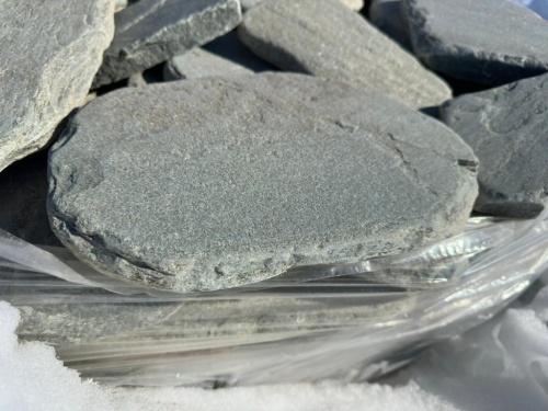 Плитняк златолит зелёный галтованный для мощения на бетон купить в Когалыме