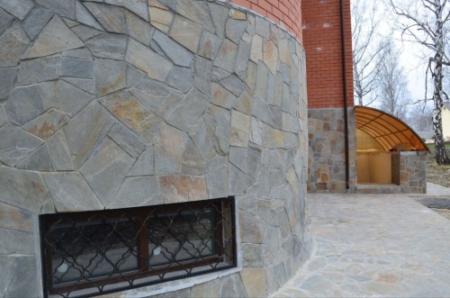 Плитняк златолит Уральский для цоколя, отмостки купить в Когалыме